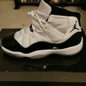 Air Jordan Retro 11 GS (2011 Edition)